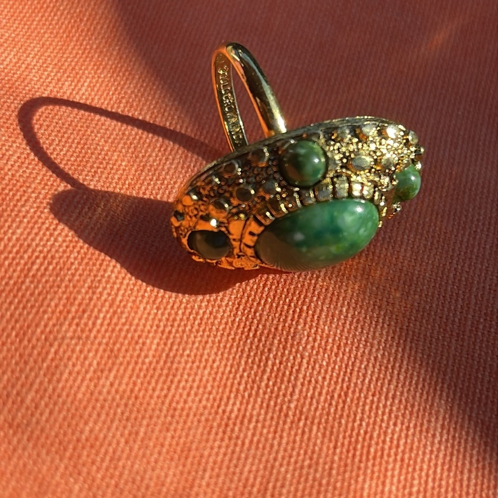 Elegant Green Stone Ring - Picture 13 of 13